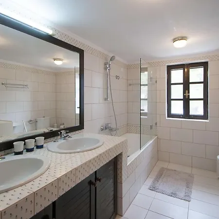 Azero Skiathos Villa