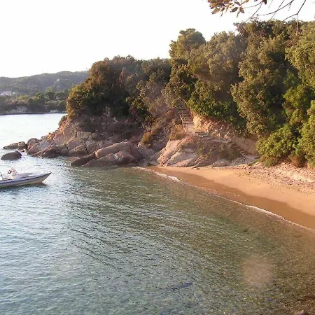 Azero Skiathos * Kolios
