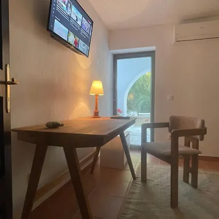 Azero Skiathos * Kolios